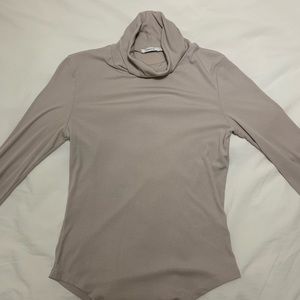 Aritzia Talula Longsleeve turtleneck